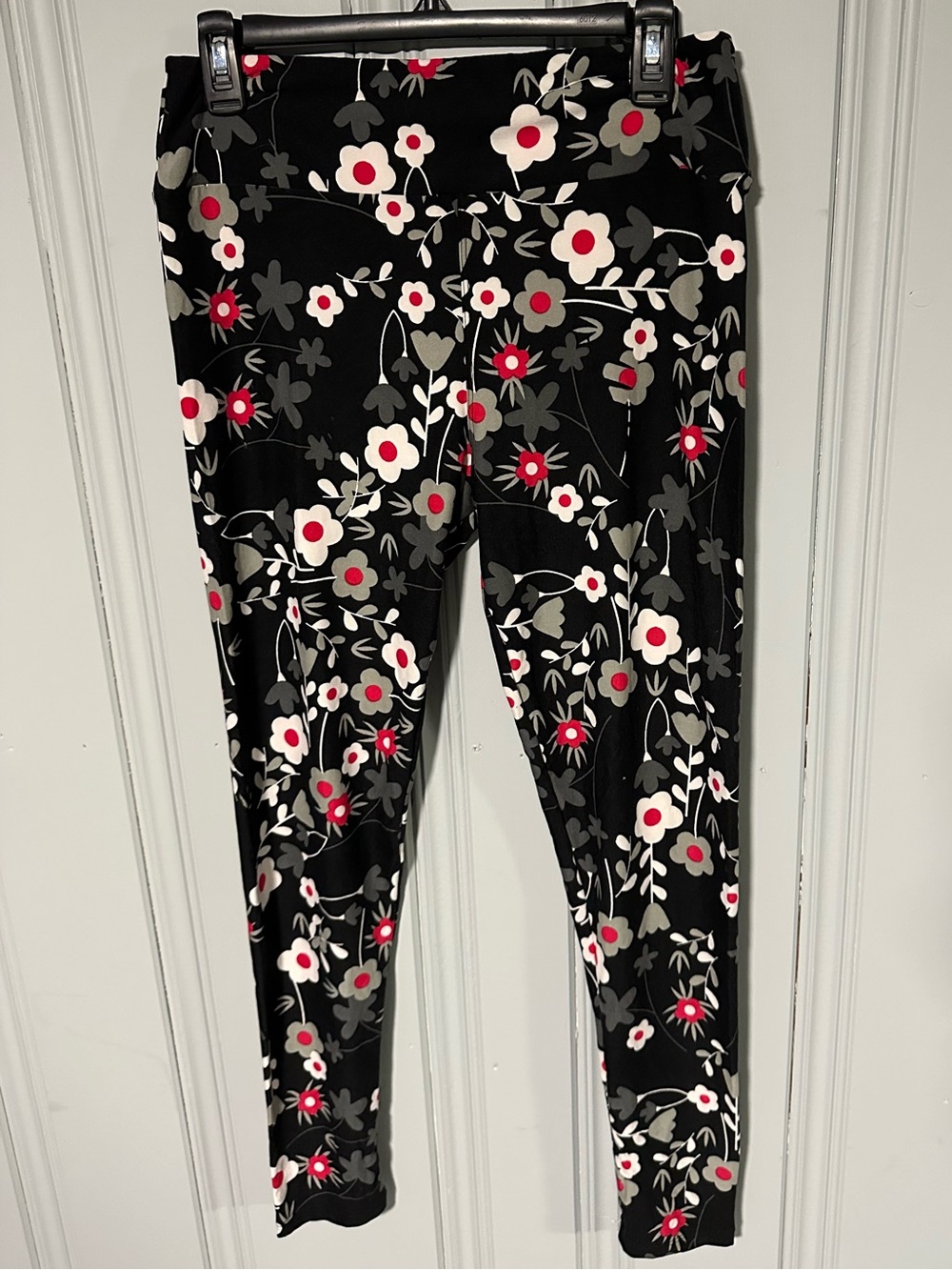 Rare Vintage LulaRoe Leggings with White and Pink Floral Pattern sz T/C